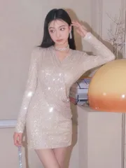 ゴージャスなミニタイトドレス?パーティーシーンに最適なキラキラエレガントデザイン