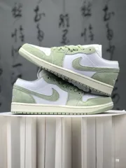 お値下げしました??即購入?? Nike Air Jordan 1 Low SE"Seafoam FN5214-131 箱付