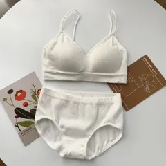 ☆ ホワイト ☆ リラックスインナー ブラ＆ショーツ リブ ブラ ショーツ 上下セット ノンワイヤー ブラジャー セット パンツ レディース下着 ノンワイヤーブラ スポブラ スポーツブラ インナー 肌着 下着 リブ カップ付き 中学生 フルカップ