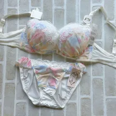 F70　訳あり（ホワイト）お花柄の大人可愛いブラショーツセット/レディースインナー