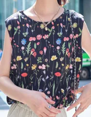 【送料無料】レディス　シフォン　2Wayフラワー柄バルーンヘム（裾）　トップス（裏地付き)＜ブラック系：フリーサイズ＞2551108：シフォン花柄プリント　裏地黒無地