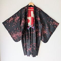 Japanese Vintage Haori Long Red,Black Origami Pattern Silk Kimono Old-ⅽloth 長羽織 羽織 正絹 黒 赤 折り鶴 梅 印傳調 古布 時代布 一点物 大正浪漫 和洋折衷