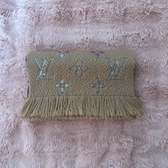 ルイヴィトン エシャルプ ロゴマニア マフラー シャイン ベージュ ×シルバー LOUIS VUITTON ルイヴィトン マフラー エシャルプ・ロゴマニア