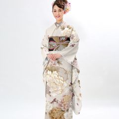振袖【中古】 仕立上がりリサイクル品 白色 花柄 正絹 R129 - メルカリ