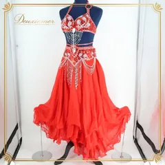 ベリーダンス オリエンタル 衣装 上下セット レッド系 赤 真っ赤 シルバー系 スパンコールラメ ビーズ 装飾 レース フリル 練習 発表会 イベント セットアップ コスチューム ダンス 鮮やか ゴージャス 可愛い セクシー フリルデザイン