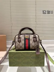 ヴィンテージ☆GUCCI☆グッチ☆フォトフレーム☆シェリーライン☆レザー☆黒！ 2025年最新】GUCCI フォトフレームの人気アイテム - メルカリ