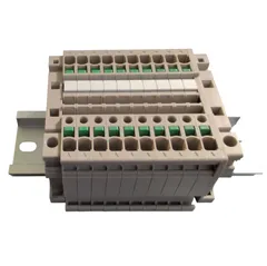 トラスコ中山　分岐端子台600V80A4P 　OTP804P トラスコ中山 TRUSCO 分岐端子台 600V 80A 3P OTP80-3P 1個 257-3027