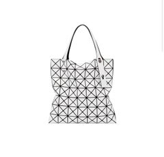 COACH X PEANUTS】ウィロウ トート バッグ 18・シグネチャー