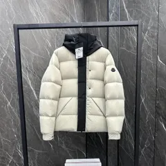 MONCLERモンクレール 白い短い男性｜本日限定特価｜新品未使用