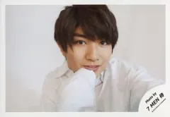 【中古】生写真(ジャニーズ) 7 MEN 侍/本高克樹/横型・バストアップ・衣装白・右手口元・歯見せ・右向き・背景白/「ジャニーズJr.8・8祭り～東京ドームから始まる～」セルフィー/公式生写真