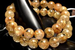 金運上昇！ ヘマタイトインタイチンルチルクォーツ 9mm ブレスレット 1