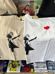 逸品‼️XL あり‼️BRANDALISED ブランダライズド⚫︎Banksy バンクシー　半袖　Tシャツ　バルーンガール　ホワイト　ベージュ