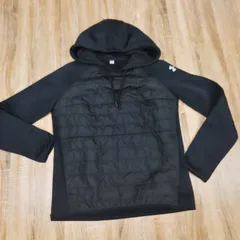 美品。UNDER ARMOUR。アンダーアーマー。パーカー。ブラック。