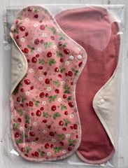 専用です。夜用２枚セット(いちご柄)、防水ホルダーブラックネル５枚セット、防水spライナー２枚(苺・ブルー)＋防水パッド６枚セット