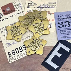 127・R-1767　真鍮 　ペットタグ　1994－95年　星型 ヴィンテージ品　コレクション　ペット　ドッグタグ　首輪　チャーム　インダストリアル　アメリカ雑貨　タグ　キーホルダー　ハンドメイド　鍵　ヴィンテージドッグタグ　USAタグ　ヴィンテージタグ　星