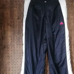 adidas アディダス CLIMAPROOF　ウインドブレーカーパンツ　ゴム・ひもウエスト　ワンポイント刺しゅう　サイズM