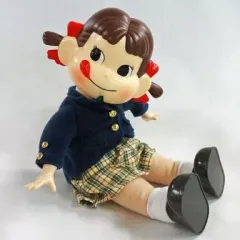 2278 おすわりペコちゃん &ぬいぐるみ ぬいぐるみ 卒園ペコ おすわりペコちゃん 人形 - メルカリ