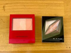 チーク　アイシャドウ　使用歴あり