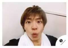 【中古】生写真(ジャニーズ) Mr.King vs Mr.Prince/岸優太/横型・バストアップ・衣装黒・首にタオル白・口すぼめ/公式生写真