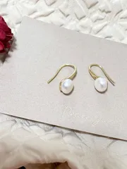 小ぶり【S925ポスト】天然淡水パールピアス 7〜8mm 上品 ゴールド 金属アレルギー対応 フック式 真珠