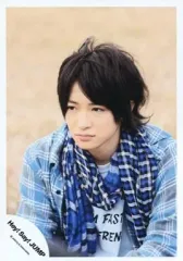 【中古】生写真(ジャニーズ) Hey! Say! JUMP/知念侑李/バストアップ・シャツチェック青・ストール・目線左・野外/公式生写真