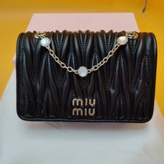 miumiu マトラッセ　クリスタルチェーン　ショルダーバッグ