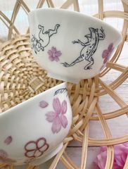 鳥獣戯画＊湯呑み(梅と桜)  ２個