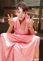 【中古】生写真(ジャニーズ) Snow Man/村上真都ラウール/膝上・衣装ピンク・座り・両手ピース/「滝沢歌舞伎ZERO」オリジナルフォト