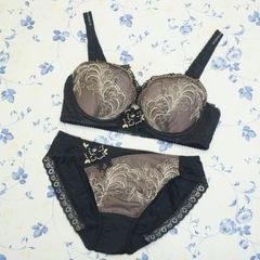 Wacoal PARFAGE ワコール　パルファージュ　ブラジャー　ショーツ　ブラ＆ショーツ　D70　Mサイズ　花柄　刺繍　ボディメイク　バストメイク