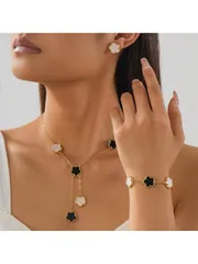 ジュエリー レディース セット ラッキークローバー ペンダントネックレス 1個、ブレスレット1個、ピアス1ペースのセット