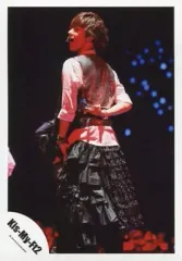 【中古】生写真(ジャニーズ) Kis-My-Ft2/藤ヶ谷太輔/ライブフォト・膝上・衣装グレー白・右手後ろ・振り向き・目線左/公式生写真