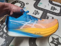 新品未使用SPEED EDGE TOKYO メタスピードエッジ　25.5 METASPEED EDGE TOKYO メタスピードエッジ - メルカリ