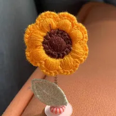 花車のアクセサリーダッシュボードの装飾、かぎ針編みの揺れの花ボブルヘッド車の装飾かわいい女の子のインテリアオフィスデスクの装飾品ギフト