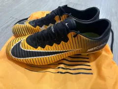 2025年最新】nike フットサルシューズの人気アイテム - メルカリ