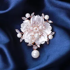 真珠貝殻桜ブローチ綺麗なジルコン花コサージュ結婚式卒業式入学式面接など用