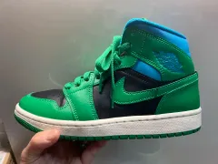 NIKE(ナイキ) エアジョーダン 1 ミッド ラッキー グリーン アクア ストーン 245