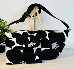 【裁縫ストア・ボヌール】大人かわいい　北欧風　大輪花柄　ツイルアネモネガーデン　ブラック/ホワイト　クロスボディーバッグ　大きめ　持ち手ブラック　ミニポーチ　ショルダーバッグ　ハンドメイド　ゴージャス  スマート / №500-562