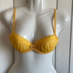 S-06 ≪レディース≫　アモスタイル　バイ　トリンプ　下着　ブラジャー　B65　オレンジ系　花　レース　爽やか　華やか