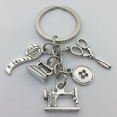 裁縫 道具 キーホルダー キーリング アンティーク調 ミシン アイロン 縫製 ハサミ ボタン チャーム ユニーク お揃い ギフト ペア 贈り物 贈りもの 新品