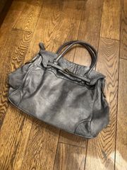 PELLICCIAのヴィンテージ風バッグ
