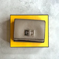 【可愛い♡】★FENDI★ ピーカブー マイクロ 三つ折り財布 8M0499ARC1F1NQ0_01?wid=2000&