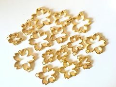 桜 レジン枠 15個セット サイズ3種類 大中小各5個 ペンダントトップ アクセサリーパーツ レジン用 花びら
