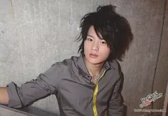 【中古】生写真(ジャニーズ) Hey! Say! JUMP/岡本圭人/横型・衣装グレー・上半身・背景グレー・Hey!Say!2010JUMP/公式生写真