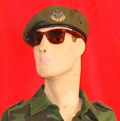 未使用　実物官給品　ポーランド軍　ベレー帽　ウール製　58 Amazon.co.jp: ベトナム戦争 米軍特殊部隊 グリーンベレー