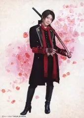 【中古】生写真(男性) 佐藤流司(加州清光)/戦闘ver.・2Lサイズ・キャラクターショット/CD「刀剣男士 team新撰組 with蜂須賀虎徹『Scarlet Lips』」加州清光メインパッケージ(予約限定盤A) 公式通販3社 予約特典 撮り下ろしブロマイド