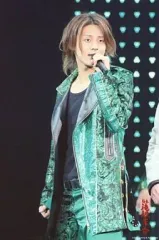 【中古】生写真(ジャニーズ) Kis-My-Ft2/藤ヶ谷太輔/ライブフォト・膝上・衣装緑・左手マイク・「新春滝沢革命」/2Lサイズ公式生写真