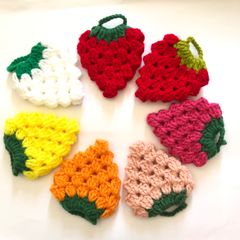 色が選べる！ カラフル いちごのエコたわし アクリルたわし - メルカリ