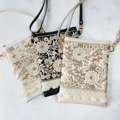 チュール刺繍リボンと合成皮革のスマホショルダーバッグ