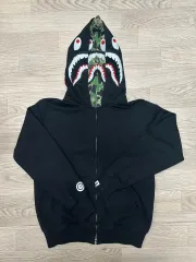 希少　A Bathing Ape × ベアブリック　シャークパーカー Mサイズ BE@RBRICK パーカー MEDICOM TOY BE@R SHARK FULL ZIP HOODIE