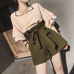 【新品】大人ガーリー♡フリルブラウス＋ショートパンツセットアップ レディース 韓国 韓国ファッション ブラウス パンツ セット 半袖 カットソー フリル リボン ショートパンツ 無地 上下セット セットアップ 夏 　F0640
